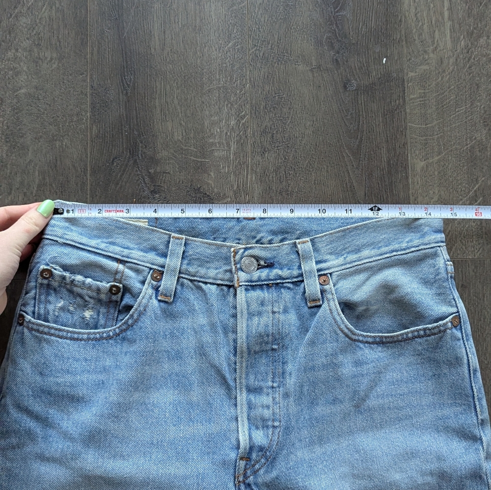 Levi's 501 Cropped Raw Hem Distressed Light Wash Button Fly Jeans - Picture 11 of 15